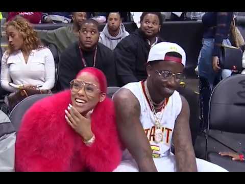 VIDEO : Un rappeur amricain fait sa demande en mariage pendant une 