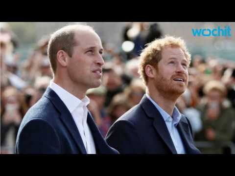 VIDEO : Prince William Stands By Prince Harry