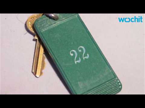 VIDEO : Inn Key To Room Where Marilyn Monroe Stayed Sells For $131