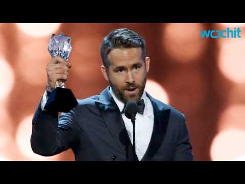 VIDEO : Ryan Reynolds Named EW's Entertainer of the Year
