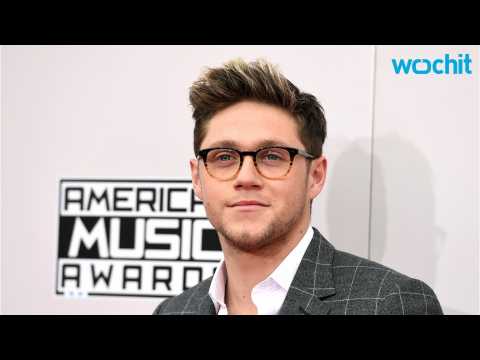 VIDEO : Niall Horan Dismisses Selena Gomez Rumors