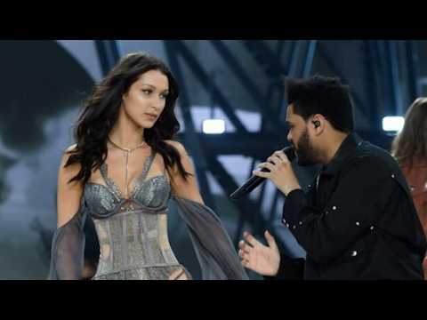 VIDEO : Un drame s'est presque jou pendant le dfil Victoria's Secret