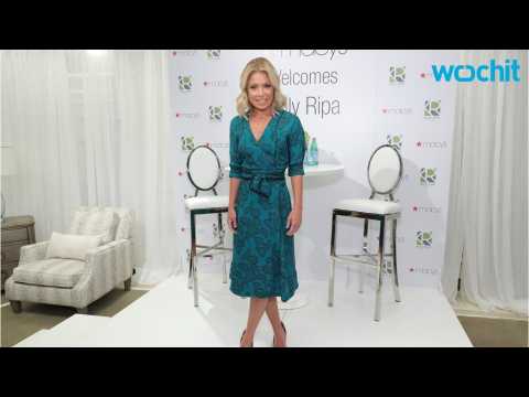 VIDEO : Kelly Ripa Updates Co-Host Search
