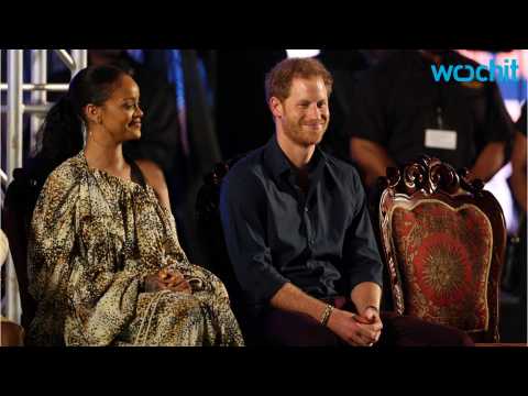VIDEO : Prince Harry and Rihanna Celebrate Barbados' Independence
