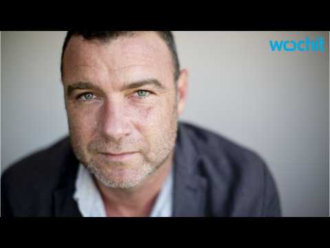 VIDEO : Liev Schreiber Takes The Broadway Stage