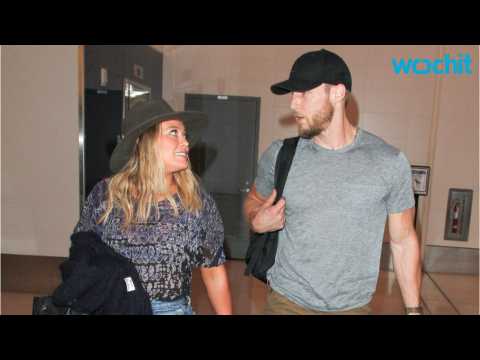 VIDEO : Hilary Duff and Jason Walsh Split