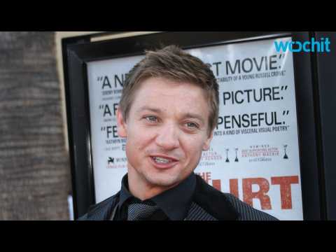 VIDEO : Jeremy Renner Posts Cute Instagram Photo Of His Daughter