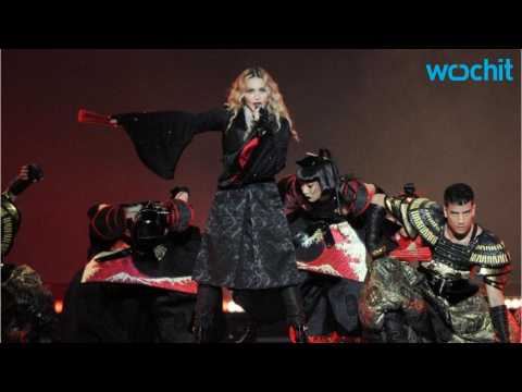 VIDEO : Madonna Criticizes Trump During Fundraiser Concert