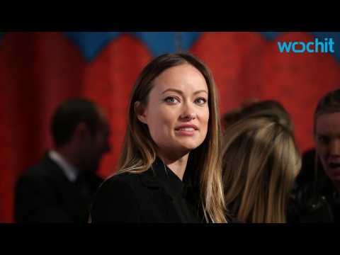 VIDEO : Olivia Wilde Talks Christmas With Her Family