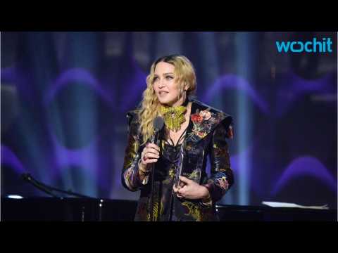 VIDEO : Kesha And Madonna Get Emotional At Billboard Event