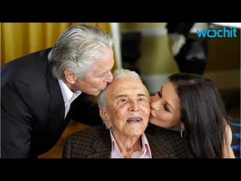 VIDEO : Kirk Douglas Celebrates 100th Birthday!