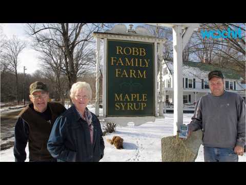 VIDEO : Brooke Shields' Gift List Sweetens Sales For Vermont Syrup