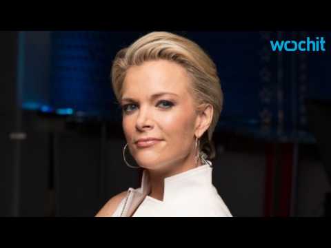 VIDEO : Kathy Griffin Gives the Finger to  Megyn Kelly During Her Speech at THR Event