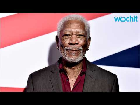 VIDEO : Morgan Freeman Wins Award