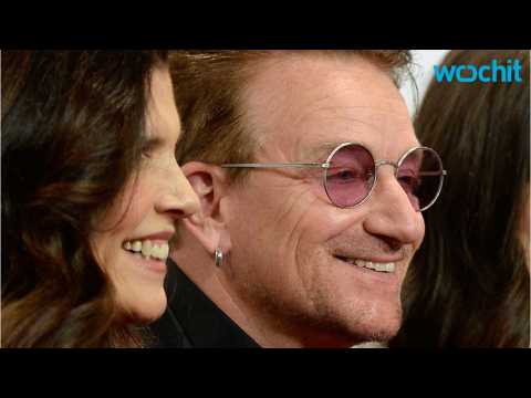 VIDEO : Bono Is Giving You A Chance to Drink Tea With Julia Roberts For Only $10