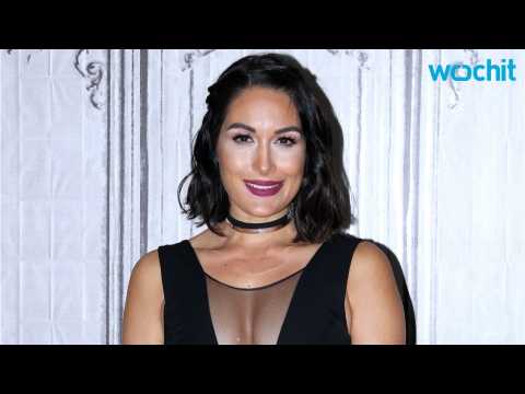 VIDEO : Brie Bella Shares Adorable Baby Bump Photo