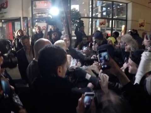 VIDEO : Lady Gaga  Paris : les fans sont hystriques !