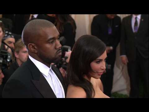 VIDEO : Kanye West reportedly abandons Kim Kardashian after post robbery fights