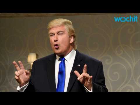 VIDEO : Alec Baldwin Returns As Trump