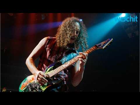 VIDEO : Metallica guitarist Kirk Hammett loses riffs
