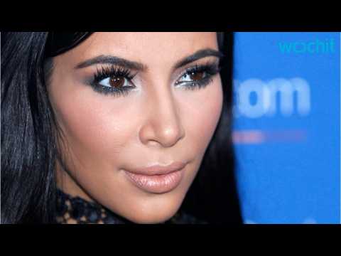 VIDEO : Kim Kardashian Throws a 