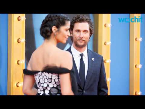 VIDEO : Matthew McConaughey's Sons Still the Show in the Red Carpet  at Sing Premiere