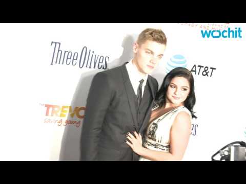 VIDEO : Ariel Winter and Levi Meaden Appear at Trevor Project Fundraiser