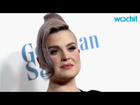 VIDEO : Kelly Osbourne Encourages Fans To Give Trump A Chance