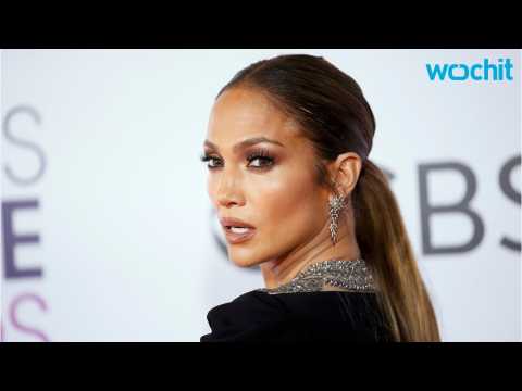 VIDEO : Jennifer Lopez?s People's Choice Awards Glow Cost $110