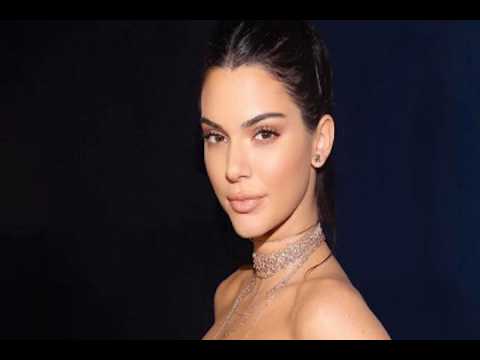 VIDEO : El misterioso caso de los labios de Kendall Jenner