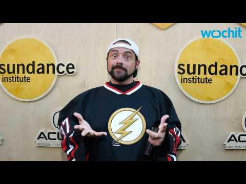 VIDEO : Kevin Smith Fanboy's Over CW Superhero Crossover