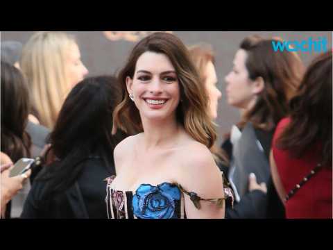 VIDEO : Anne Hathaway Joining The New ?Dirty Rotten Scoundrels??