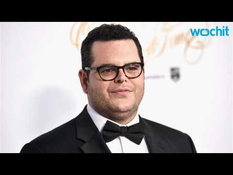 VIDEO : Josh Gad Speaks Out About 'A Dog's Purpose' Video
