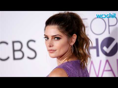 VIDEO : Ashley Greene Will Not Get Married In 2017