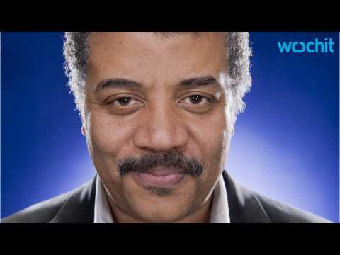 VIDEO : Amy Schumer Sits Down With Neil DeGrasse Tyson For A Space Meal