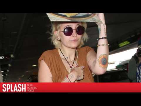 VIDEO : Paris Jackson Flees After Confronted About Rolling Stone Article