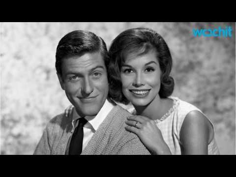 VIDEO : Dick Van Dyke's Tribute to Mary Tyler Moore: 