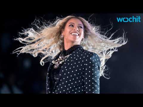 VIDEO : Nick Cannon Turned Down By Beyonc In Funny '90s Photo