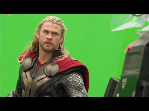 VIDEO : Chris Hemsworth called male diva after 'demanding photo approval'