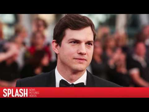 VIDEO : Ashton Kutcher Stands Up to Immigration Ban, Defends Mila Kunis