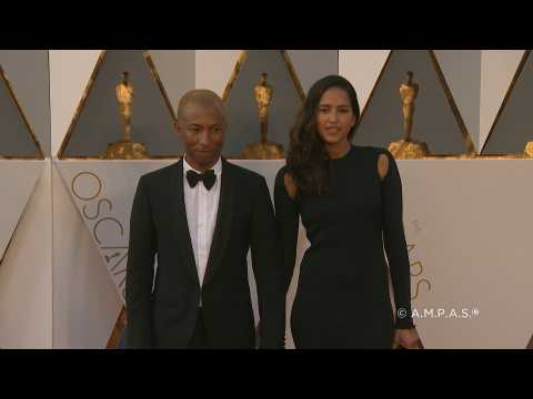 VIDEO : Pharrell Williams et sa femme Helen ont eu des tripls !