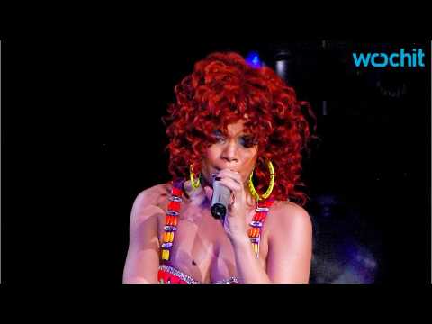 VIDEO : Rihanna, Azealia Banks Disagree on a Few Things