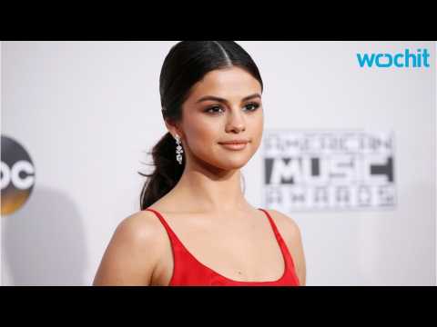 VIDEO : Selena Gomez & The Weeknd Are Instagram Official