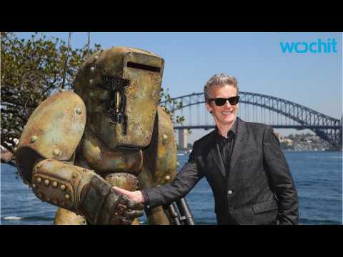 VIDEO : Peter Capaldi Announces He's Leaving 