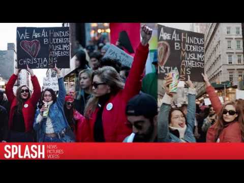 VIDEO : Gigi et Bella Hadid protestent contre le dcret anti-immigration de Trump