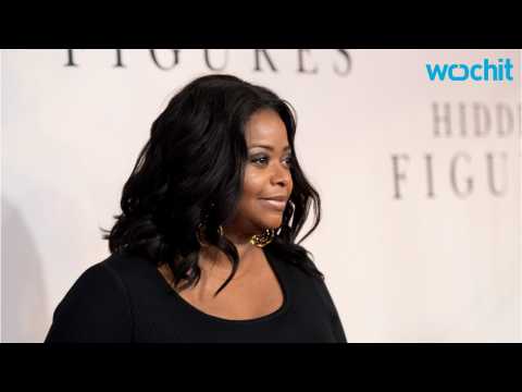 VIDEO : Octavia Spencer Wins 'Woman Of The Year' Award