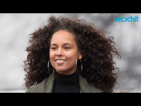 VIDEO : Alicia Keys' Glamour Mag Issue