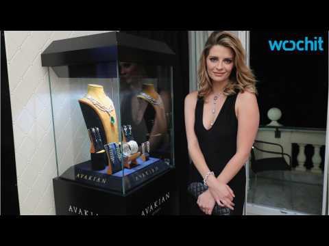VIDEO : Mischa Barton Thanks Fans For Support