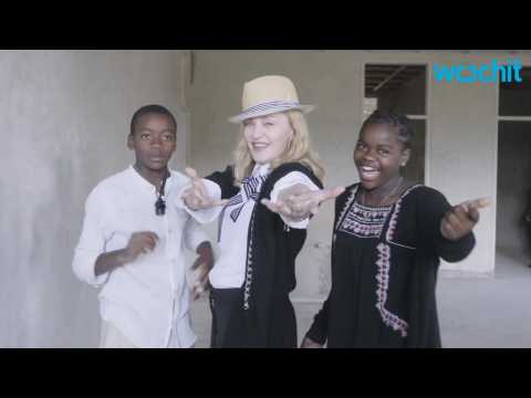 VIDEO : Madonna adopts twin girls from Malawi