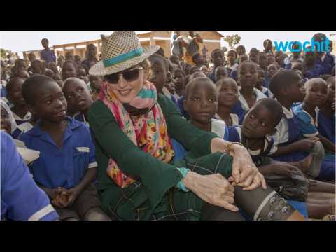 VIDEO : To Adopt In Malawi Madonna Faced Sharp Questions
